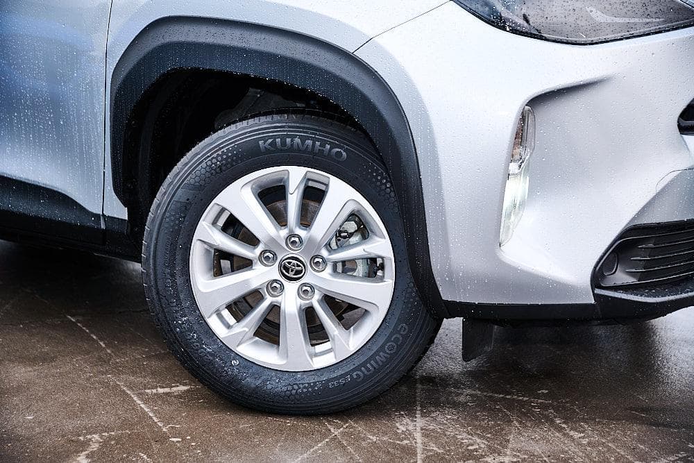 2024 Toyota Yaris Cross GX in Silver