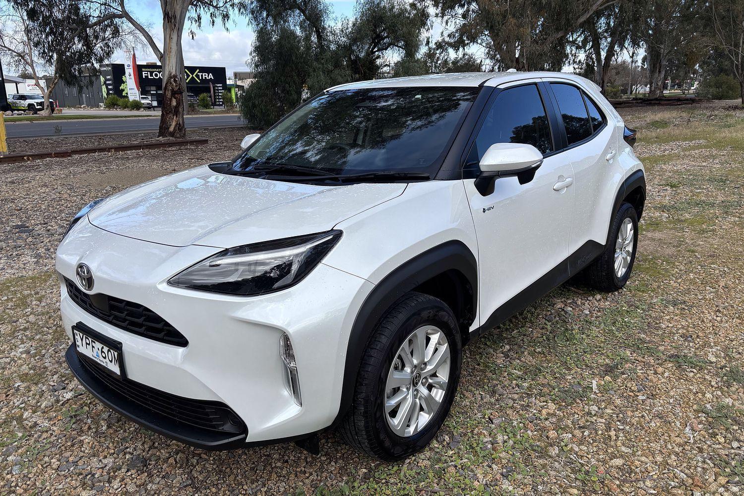 2024 Toyota Yaris Cross GX in White