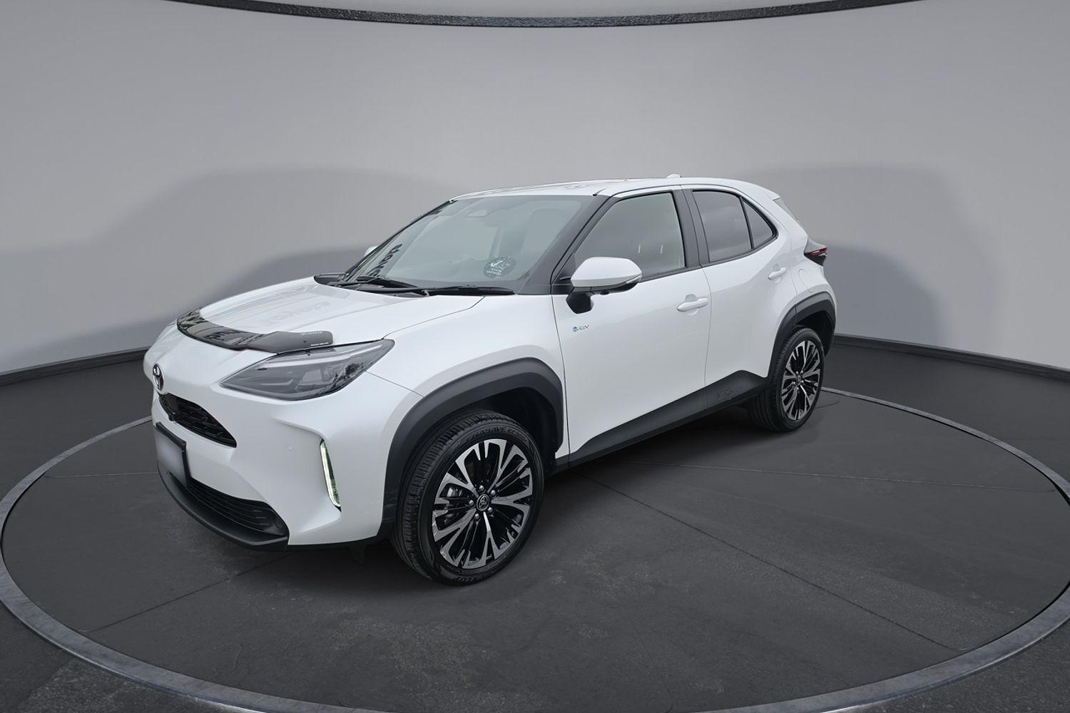 2024 Toyota Yaris Cross Urban in White