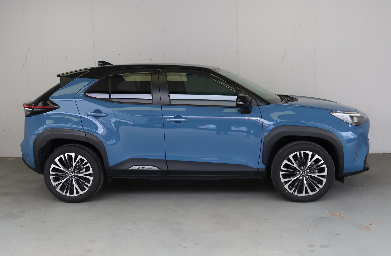 2020 Toyota Yaris Cross Urban in Two Tone Blue