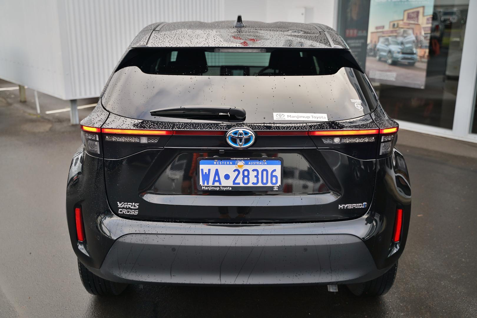 2023 Toyota Yaris Cross GXL in Black