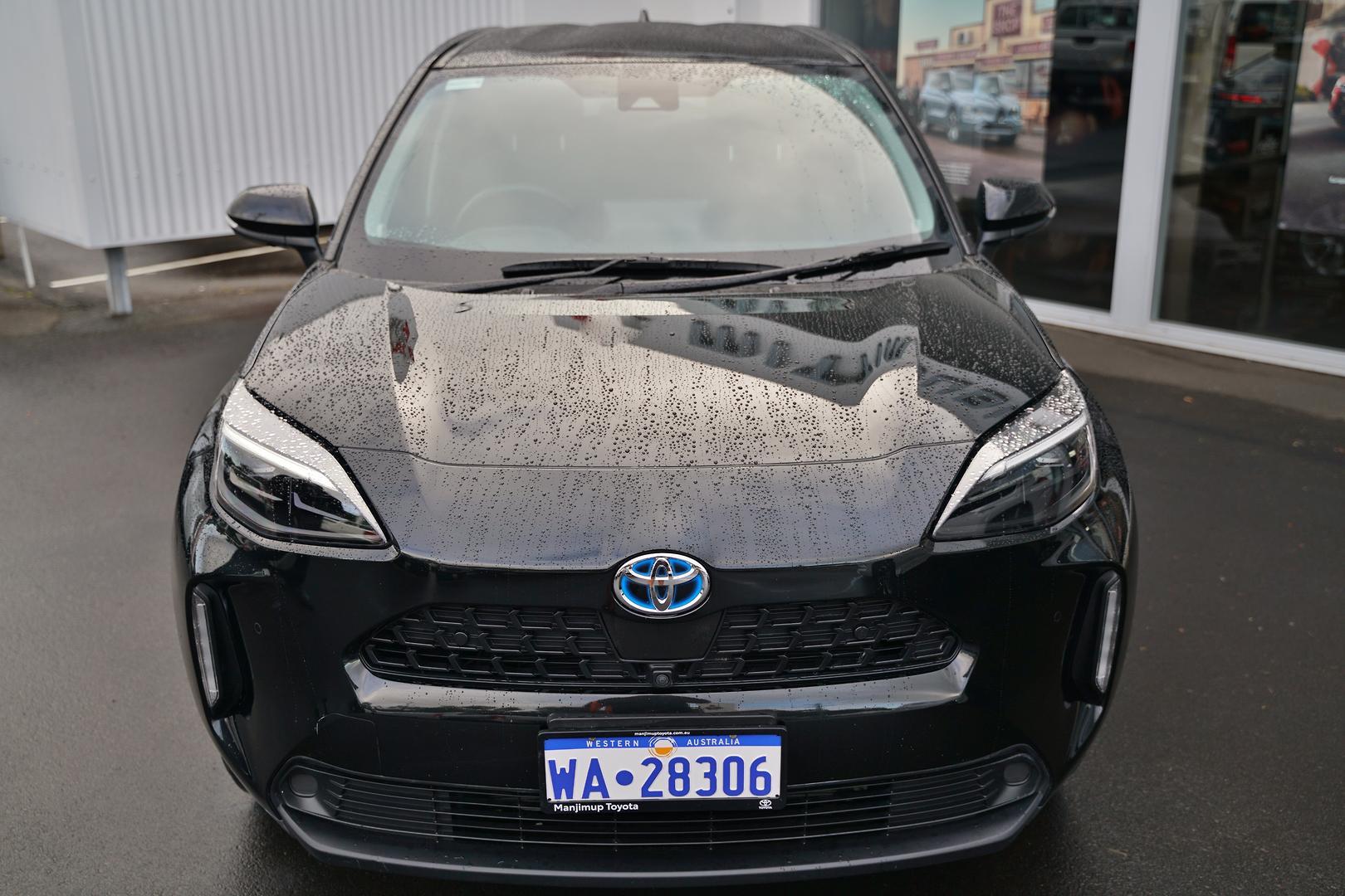 2023 Toyota Yaris Cross GXL in Black