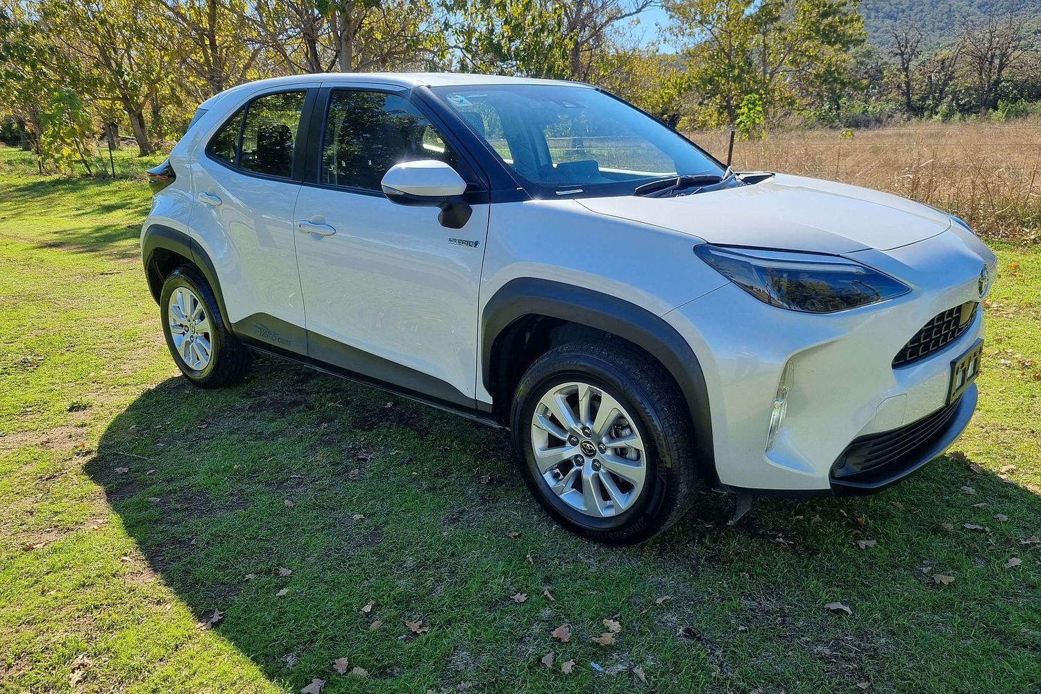 2023 Toyota Yaris Cross GX in White