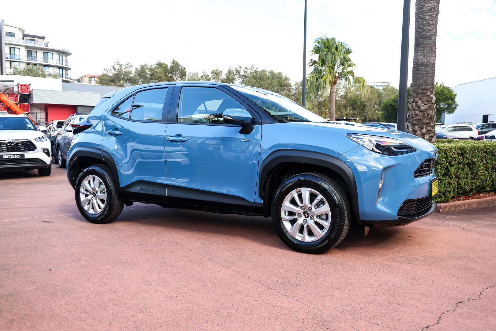 2024 Toyota Yaris Cross GX in Blue