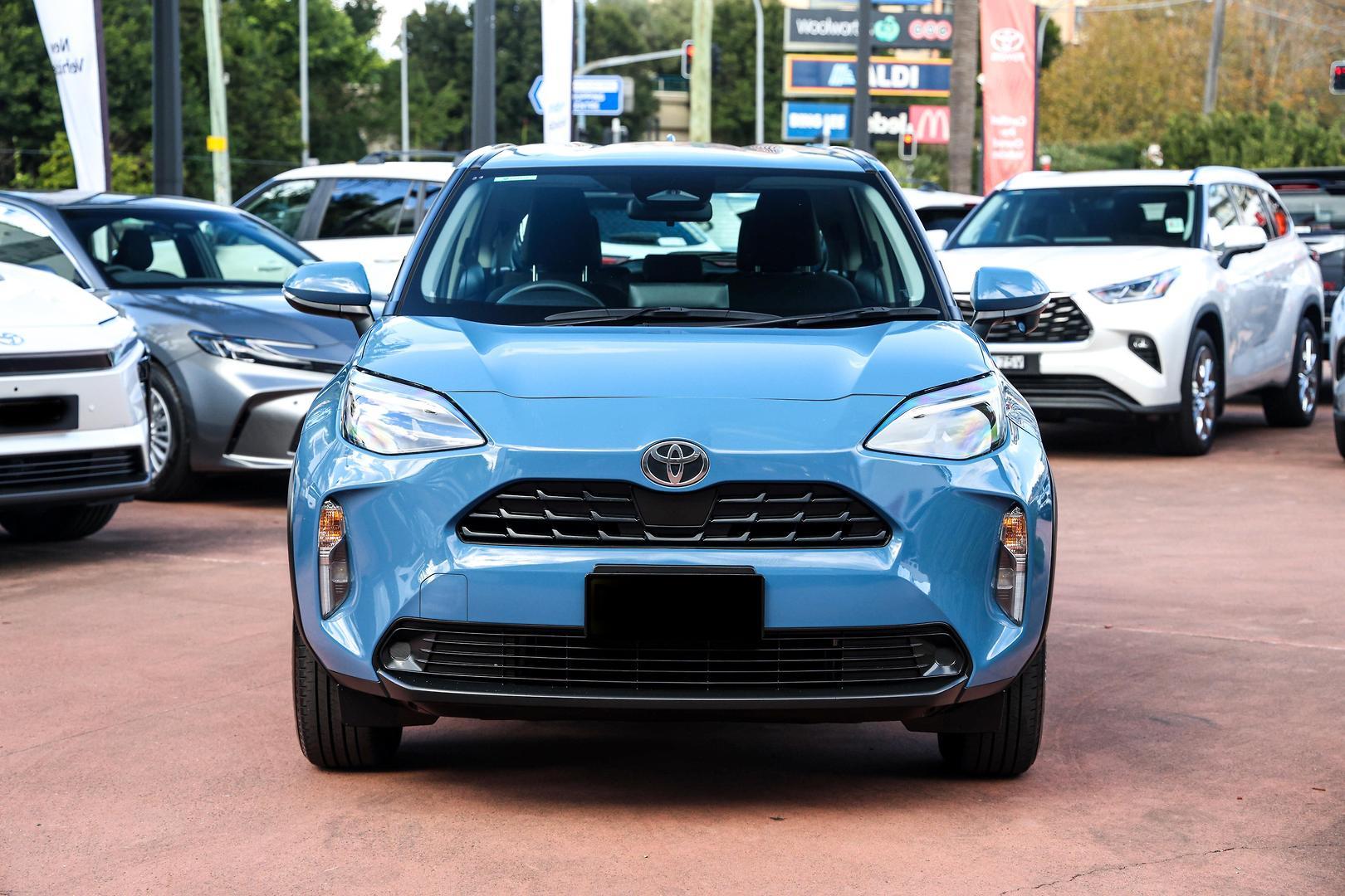 2024 Toyota Yaris Cross GX in Blue