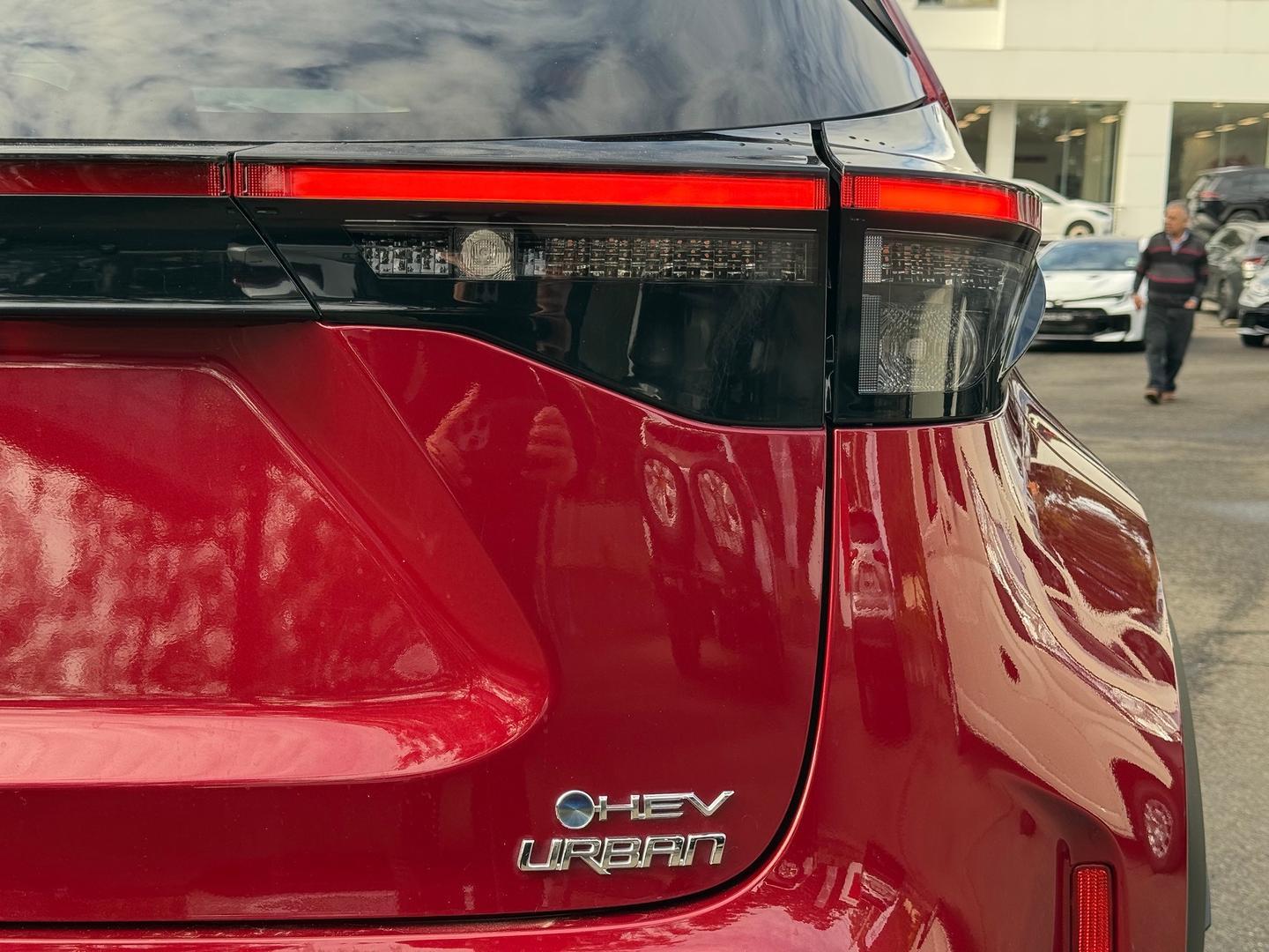 2024 Toyota Yaris Cross Urban in Red