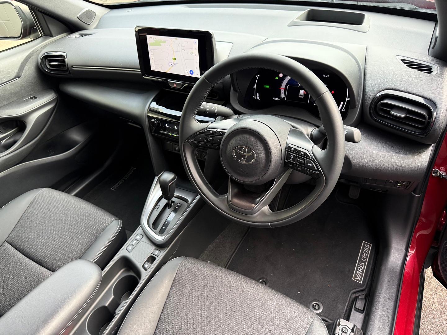 2024 Toyota Yaris Cross Urban in Red