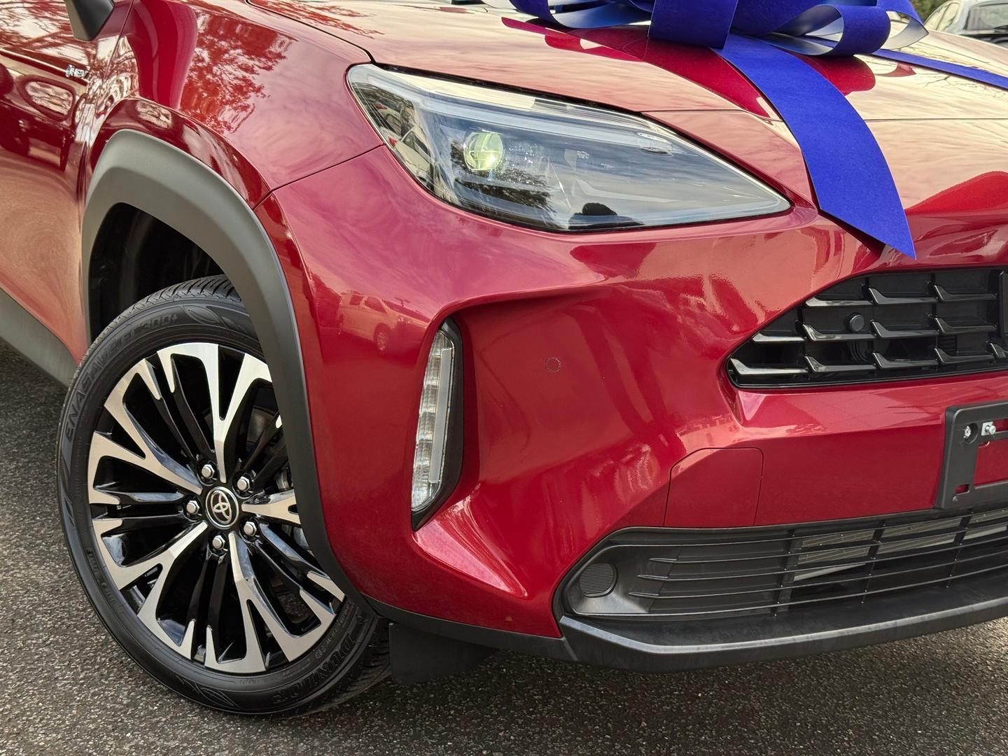 2024 Toyota Yaris Cross Urban in Red