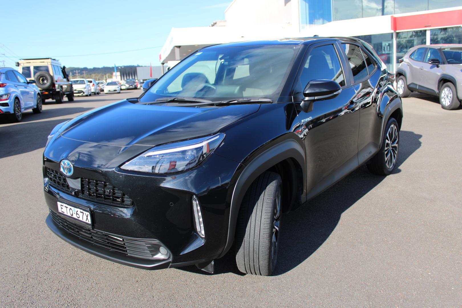 2022 Toyota Yaris Cross Urban in Black