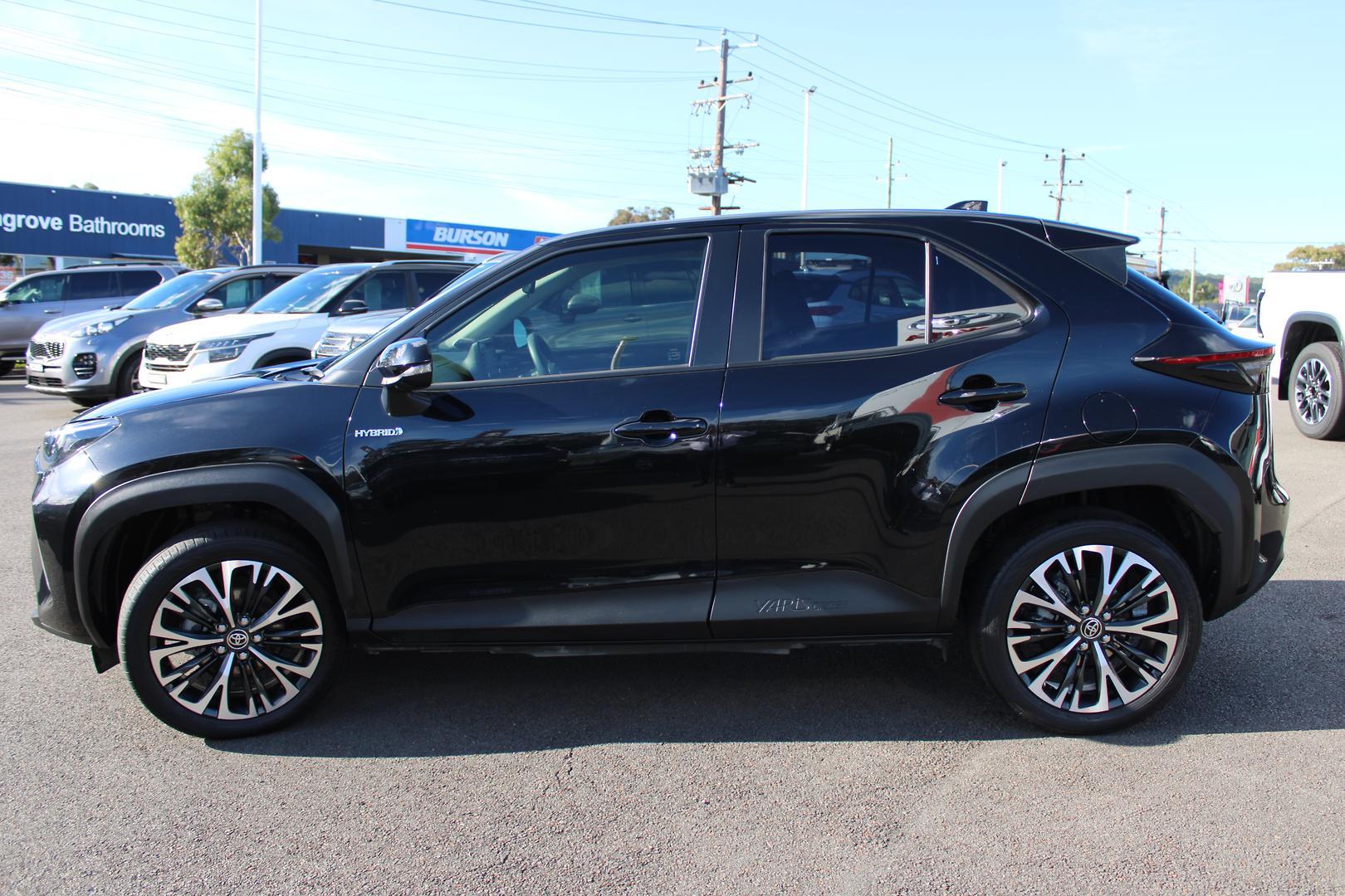 2022 Toyota Yaris Cross Urban in Black