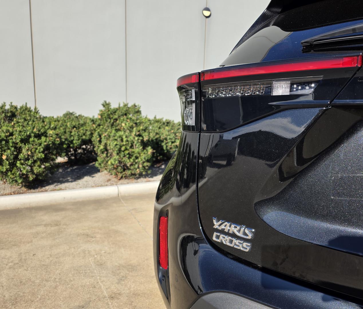 2025 Toyota Yaris Cross GXL in Black