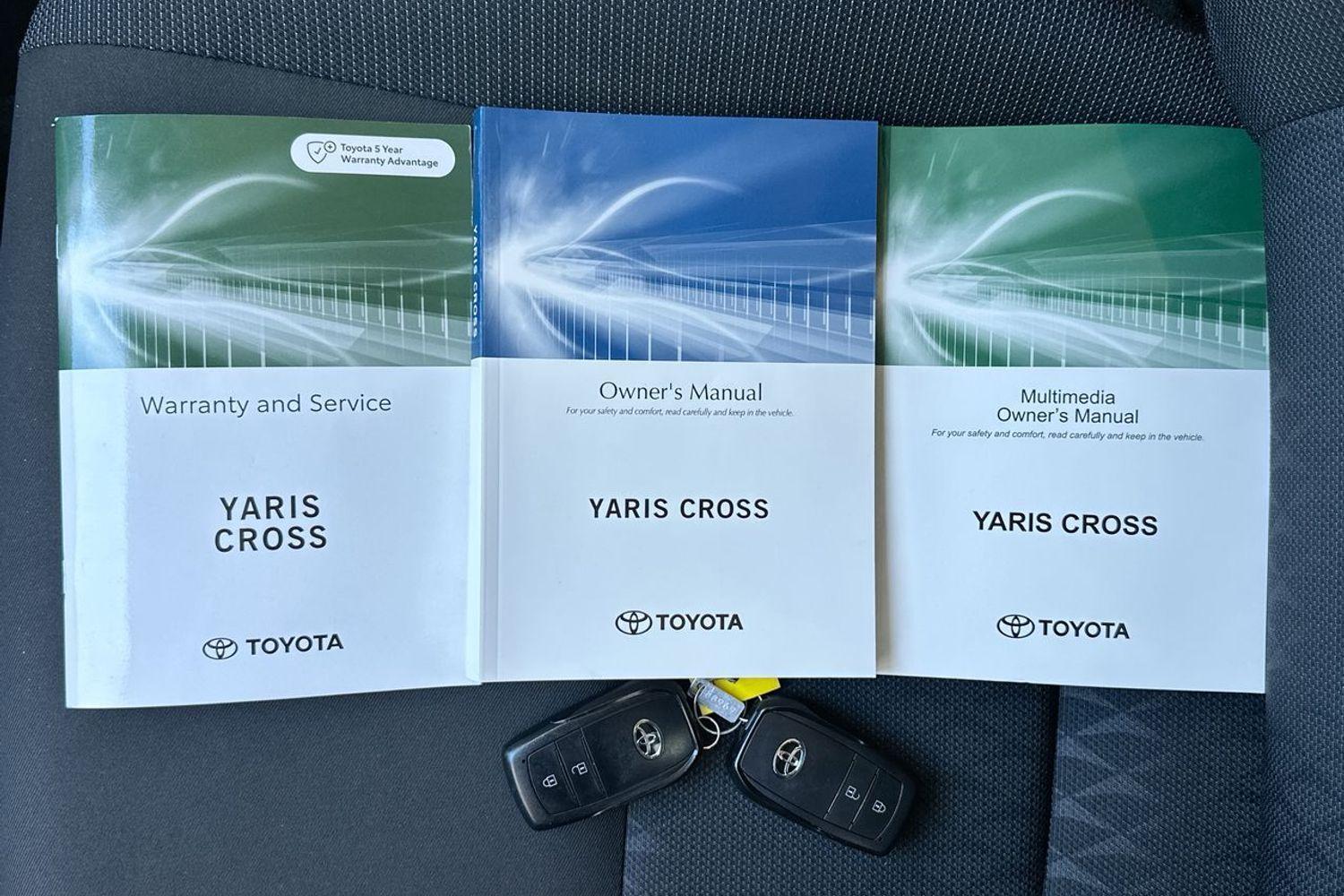 2025 Toyota Yaris Cross GX in White