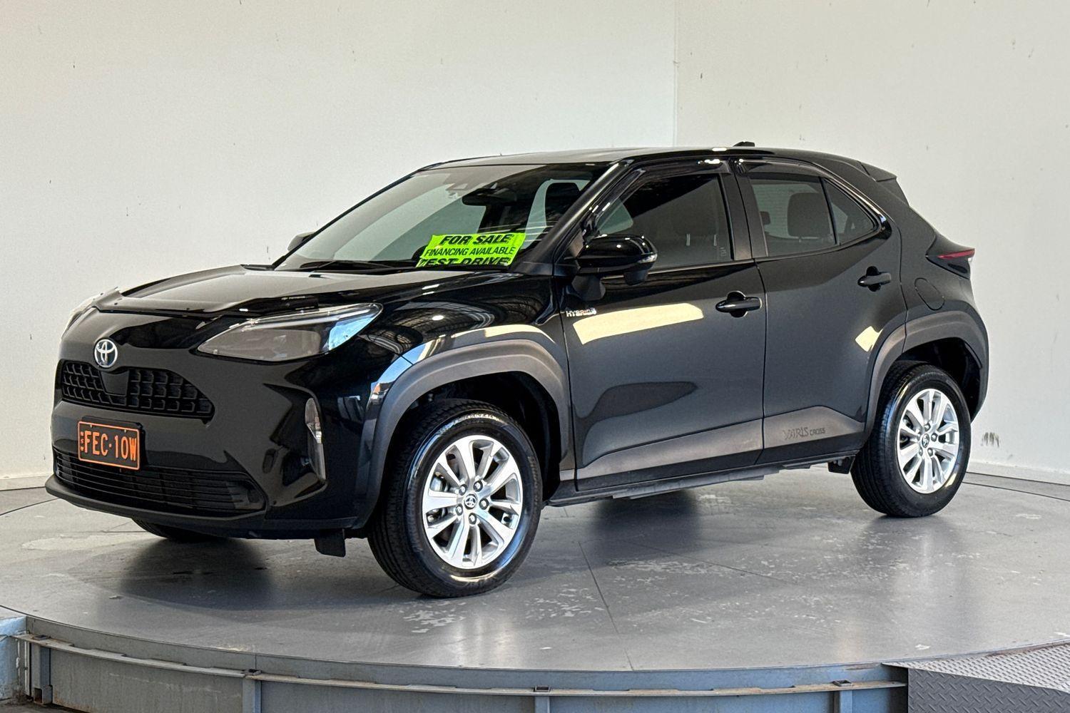 2023 Toyota Yaris Cross GX in Black