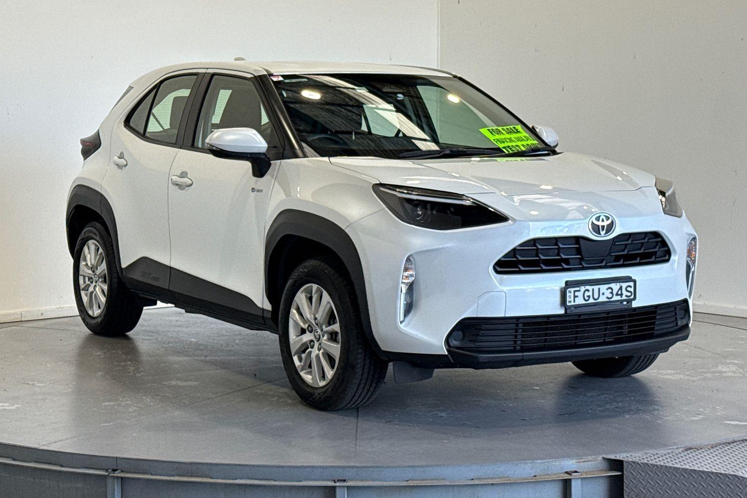 2024 Toyota Yaris Cross GX in White