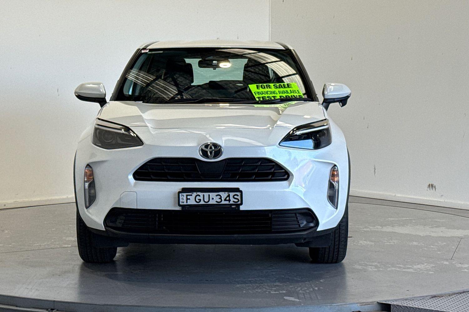 2024 Toyota Yaris Cross GX in White