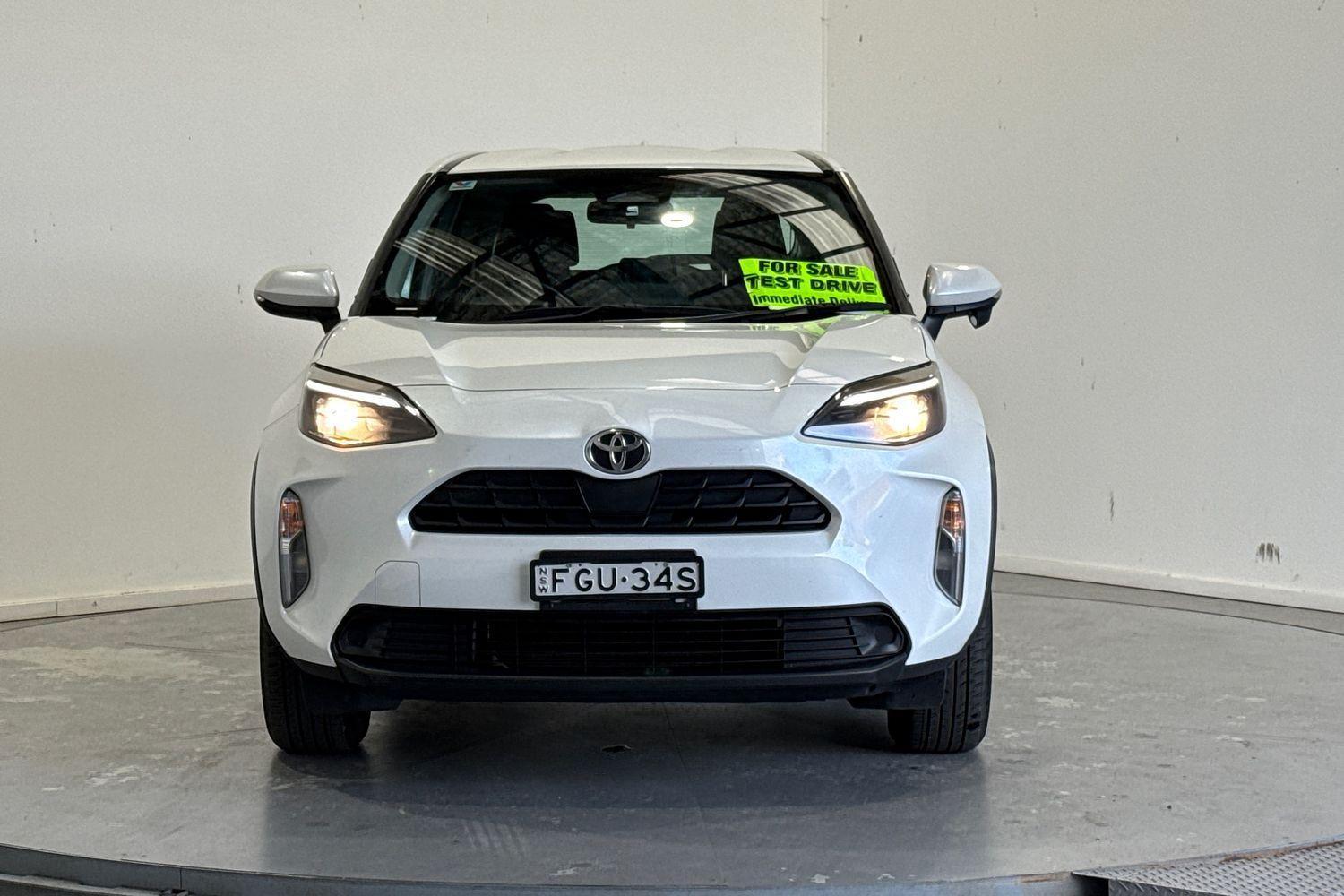 2024 Toyota Yaris Cross GX in White