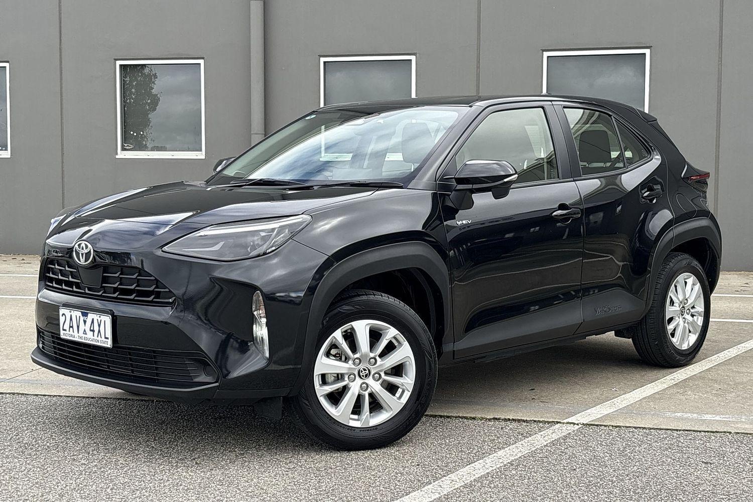 2024 Toyota Yaris Cross GX in Black