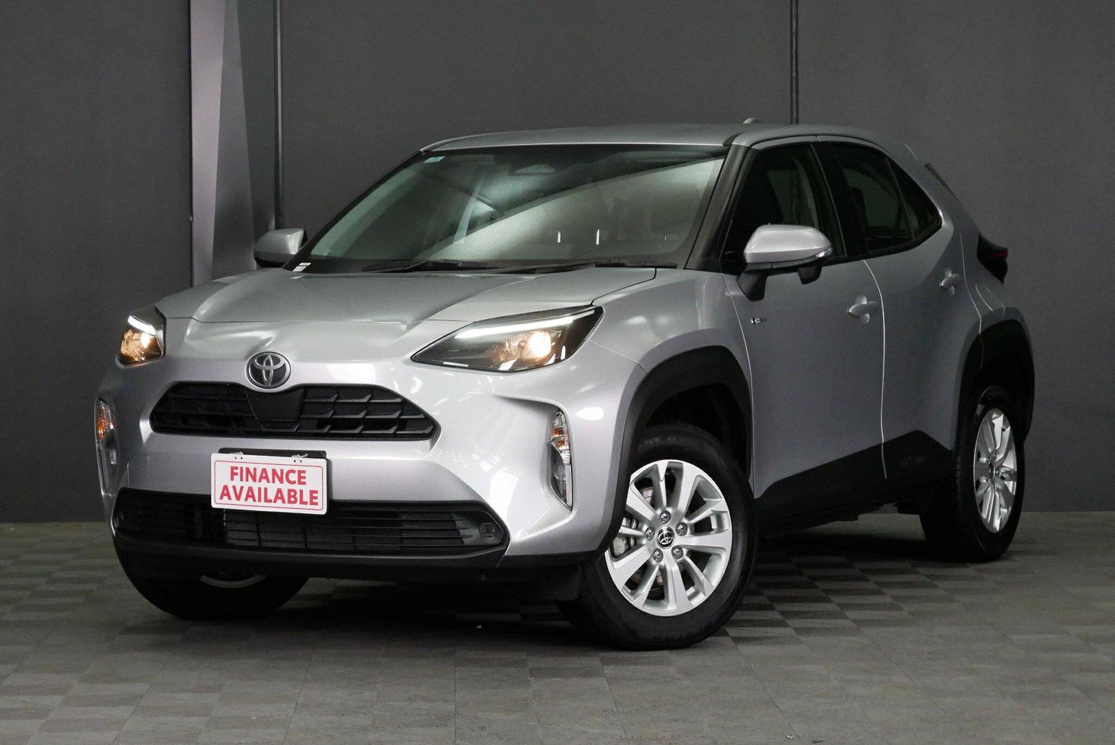 2025 Toyota Yaris Cross GX in Silver