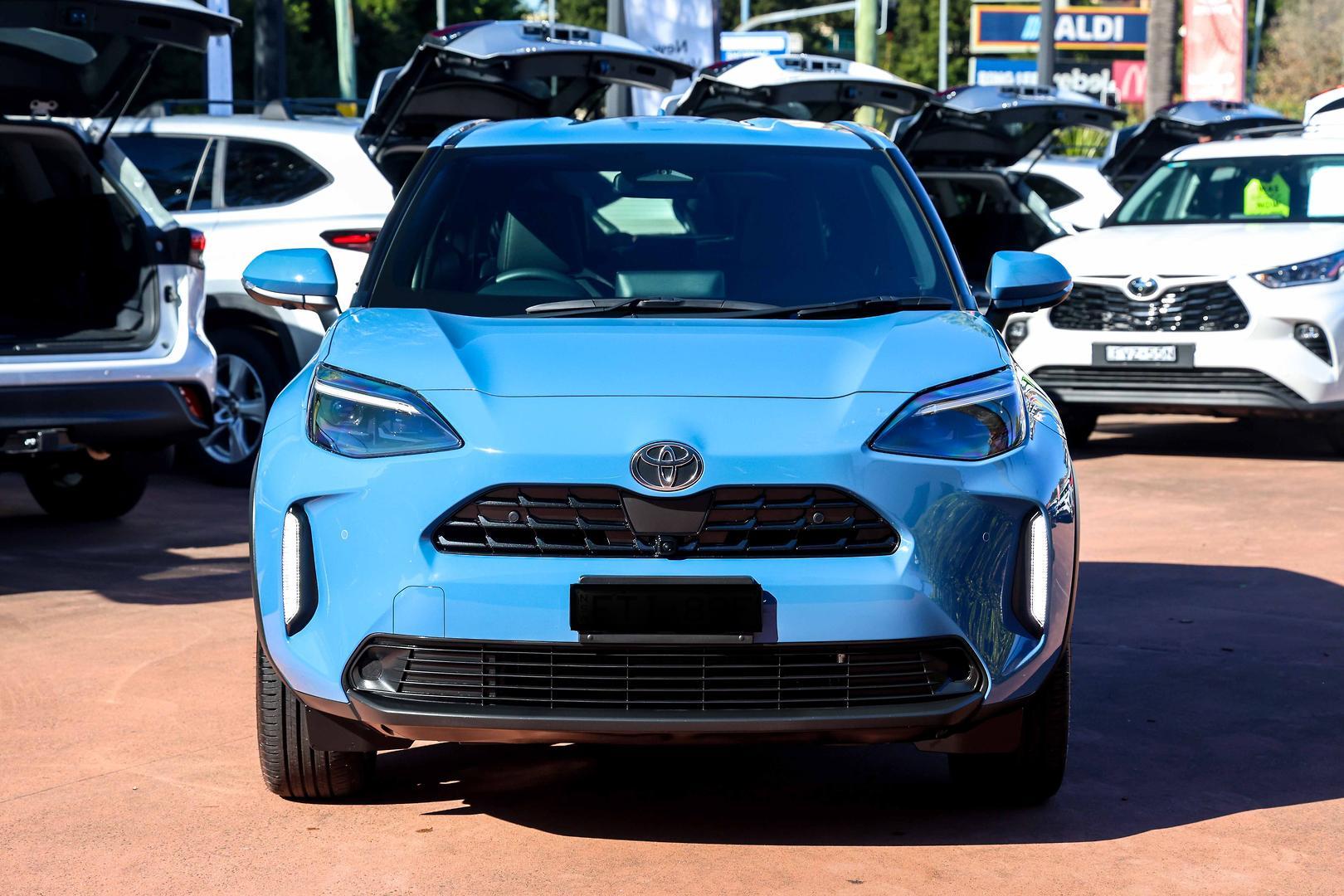 2025 Toyota Yaris Cross Urban in Blue