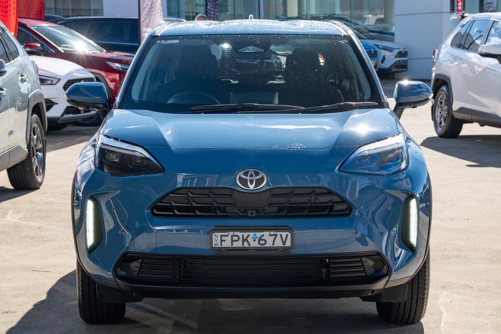 2025 Toyota Yaris Cross GXL in Blue