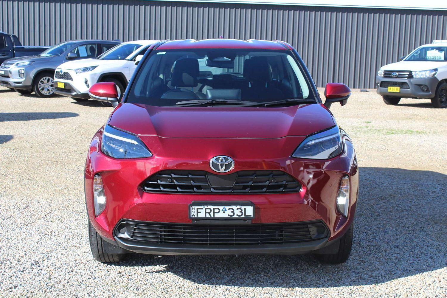 2025 Toyota Yaris Cross GX in Red