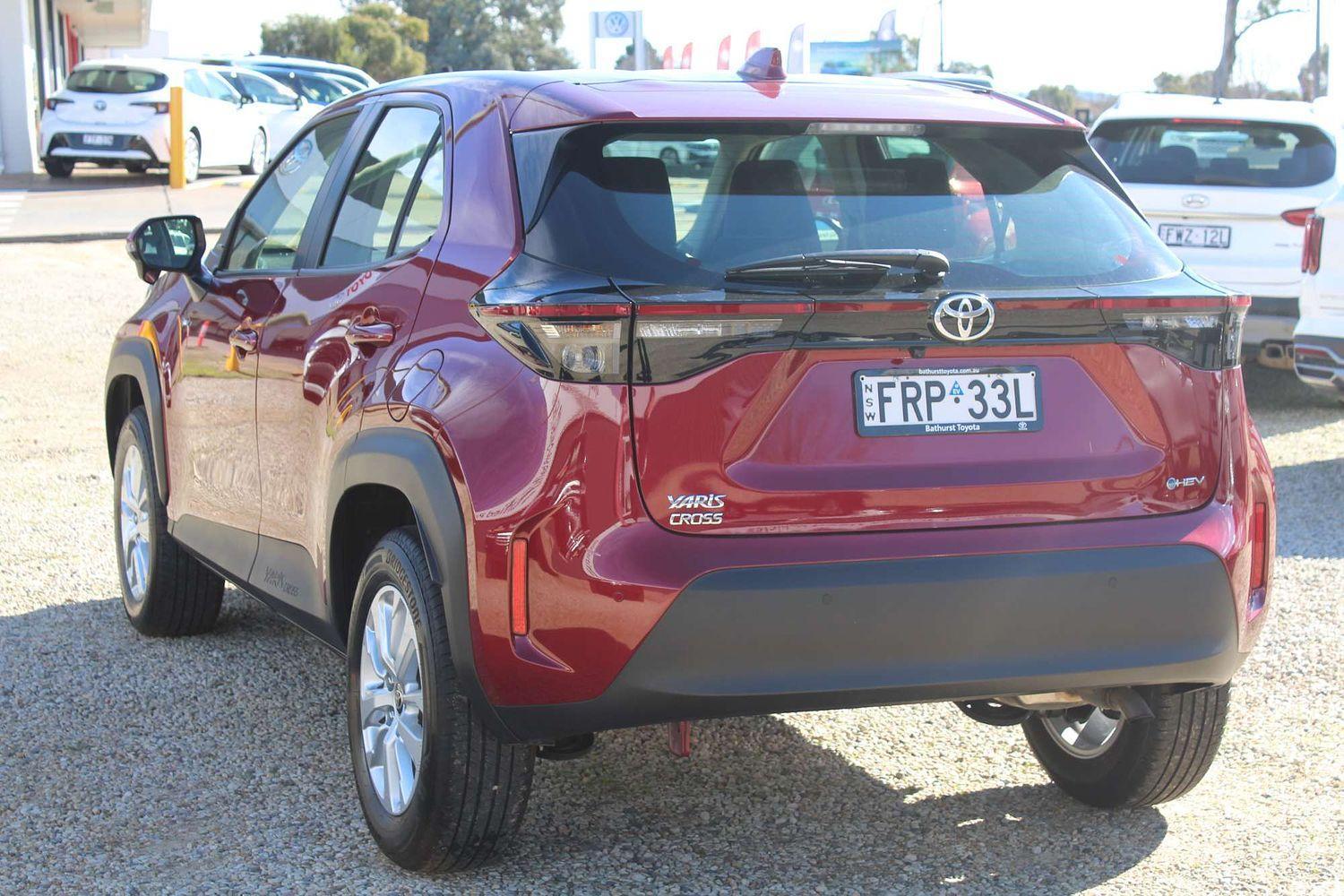 2025 Toyota Yaris Cross GX in Red