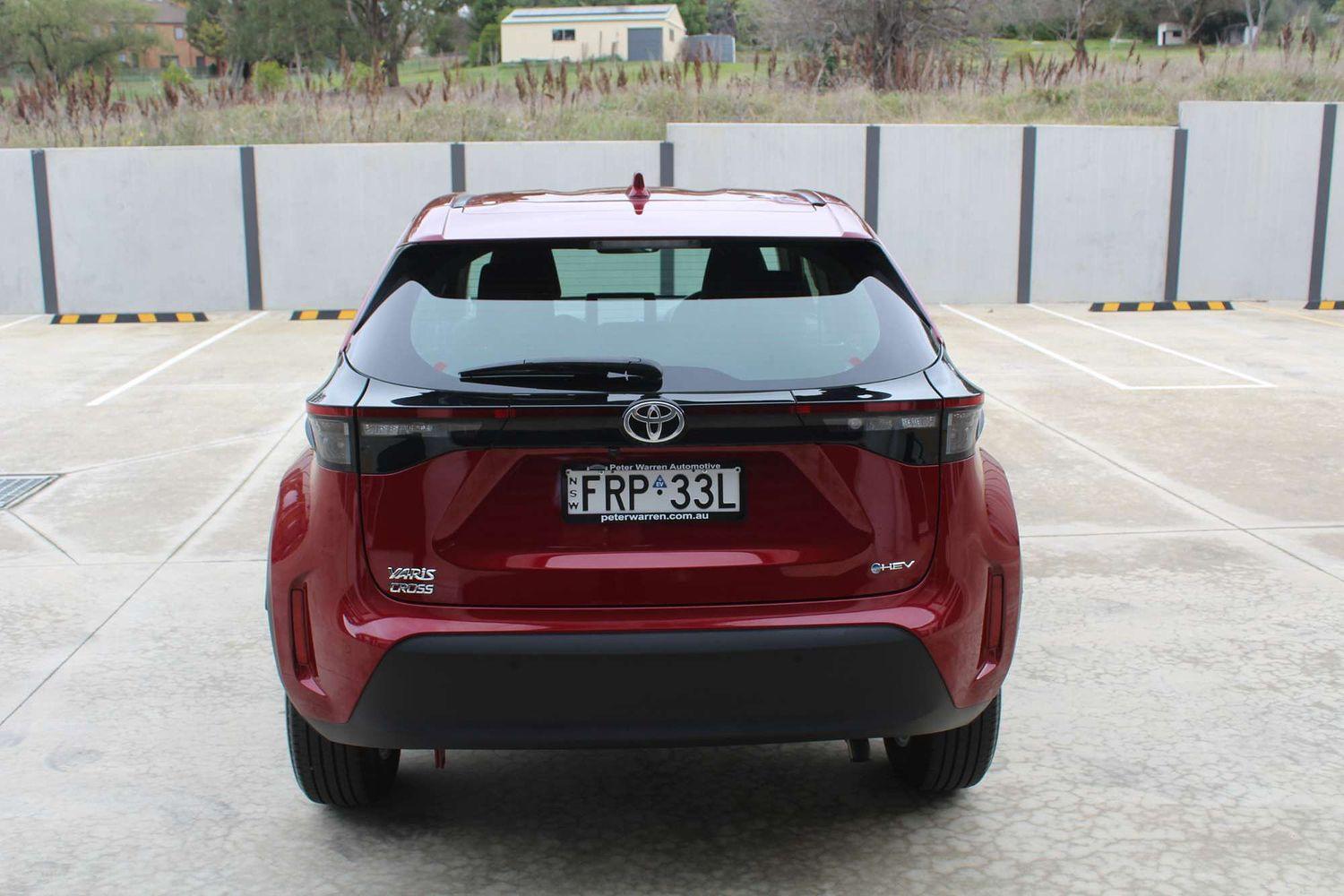2025 Toyota Yaris Cross GX in White