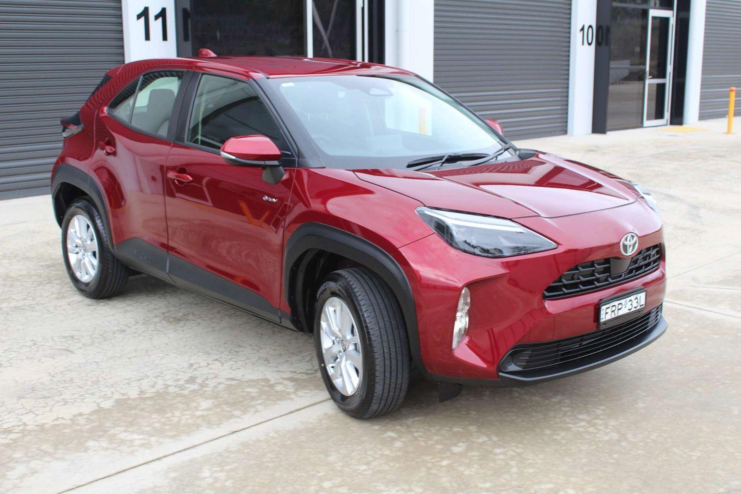 2025 Toyota Yaris Cross GX in White