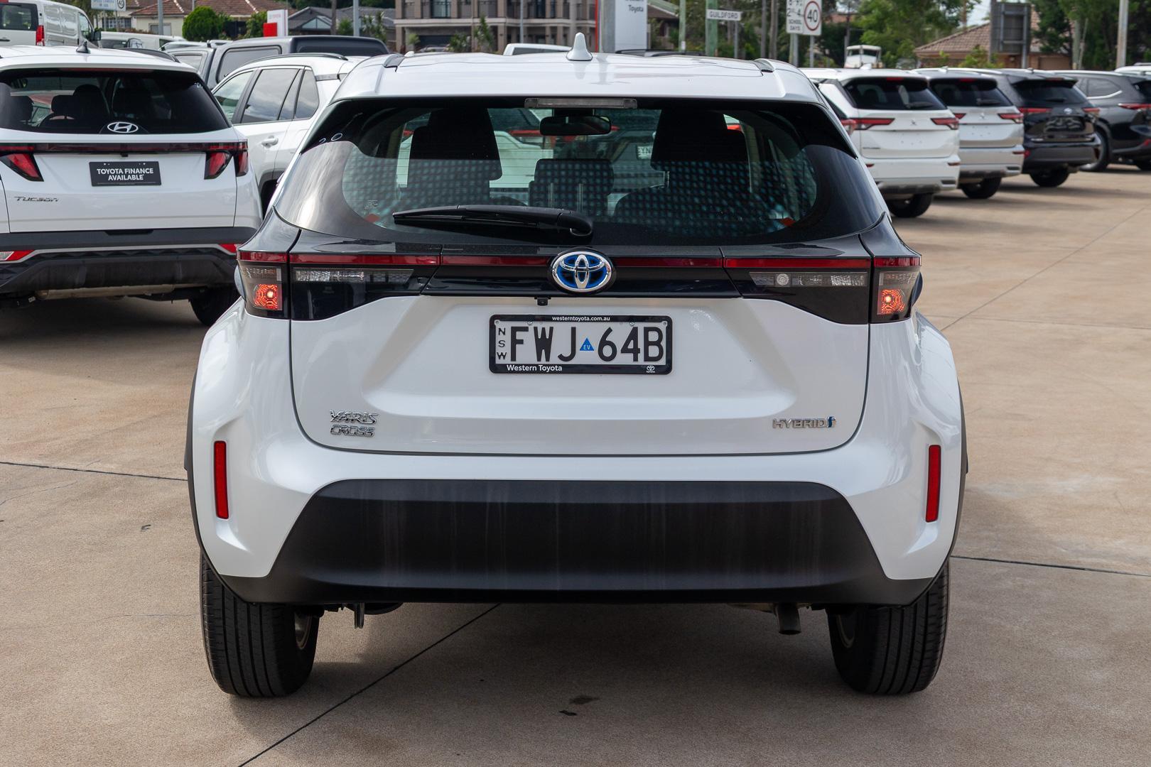 2023 Toyota Yaris Cross GX in White