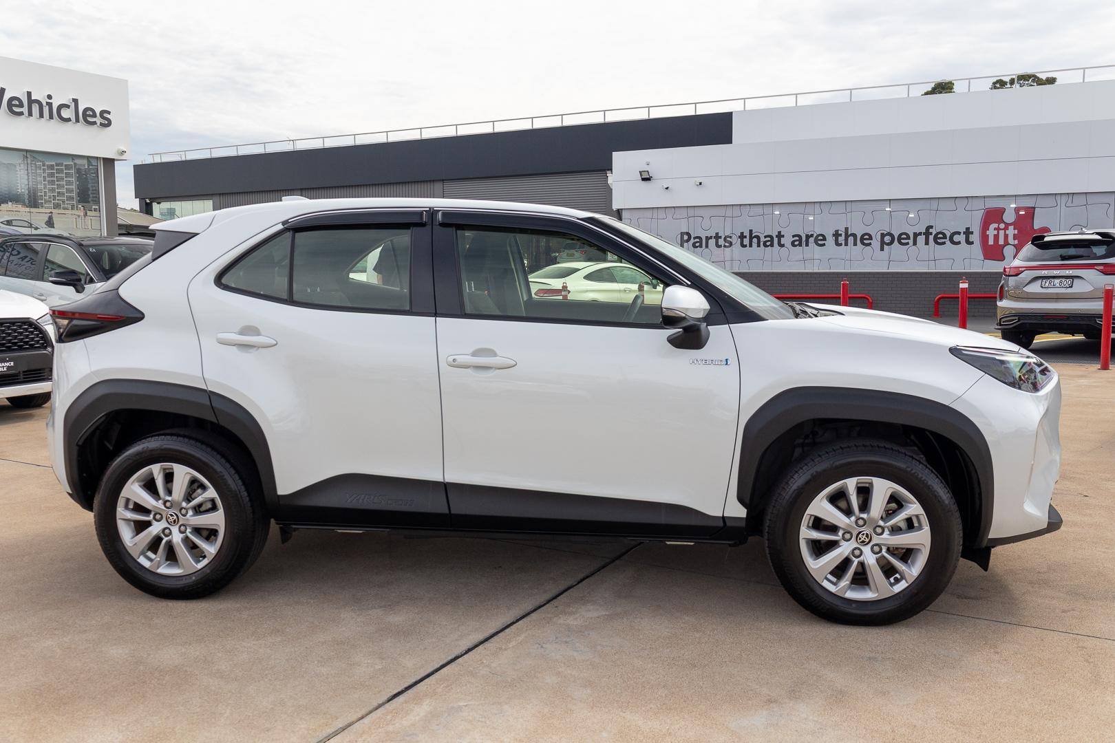 2023 Toyota Yaris Cross GX in White