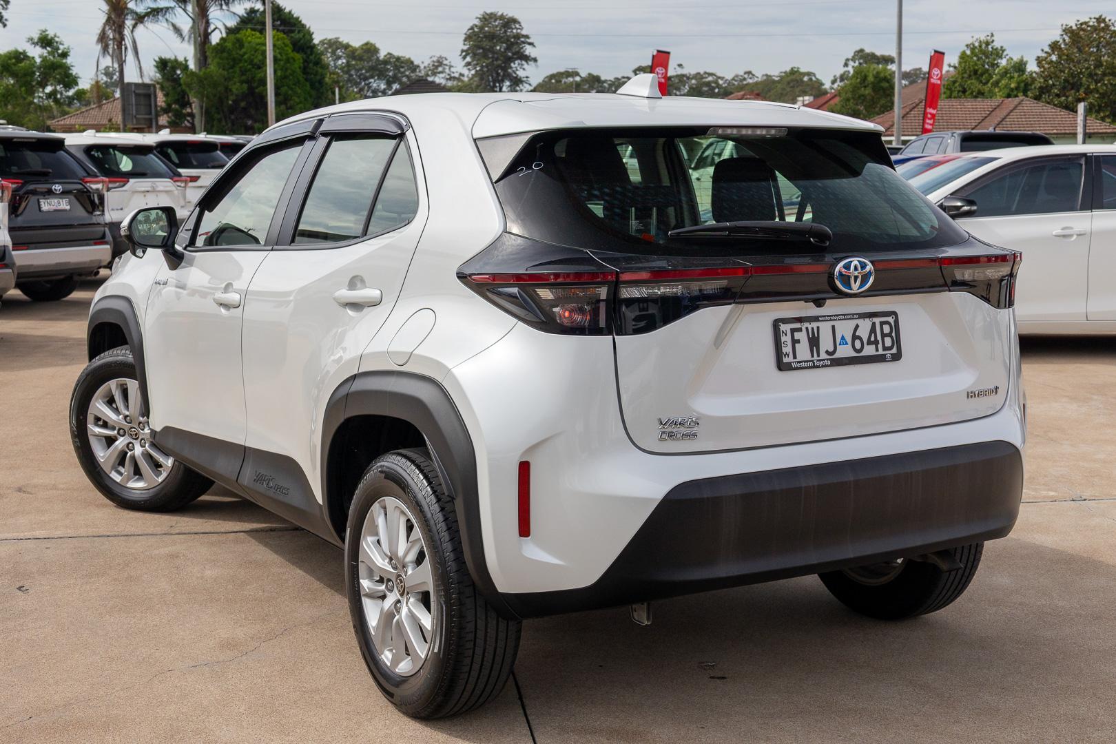 2023 Toyota Yaris Cross GX in White