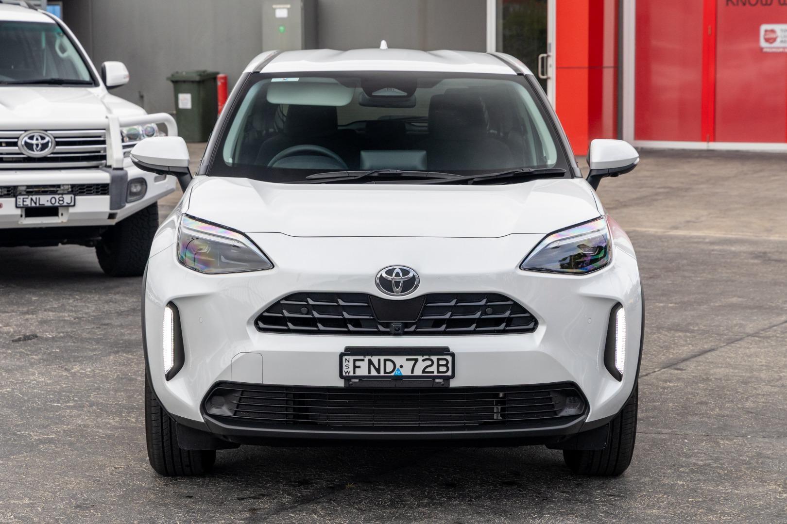 2024 Toyota Yaris Cross GXL in White
