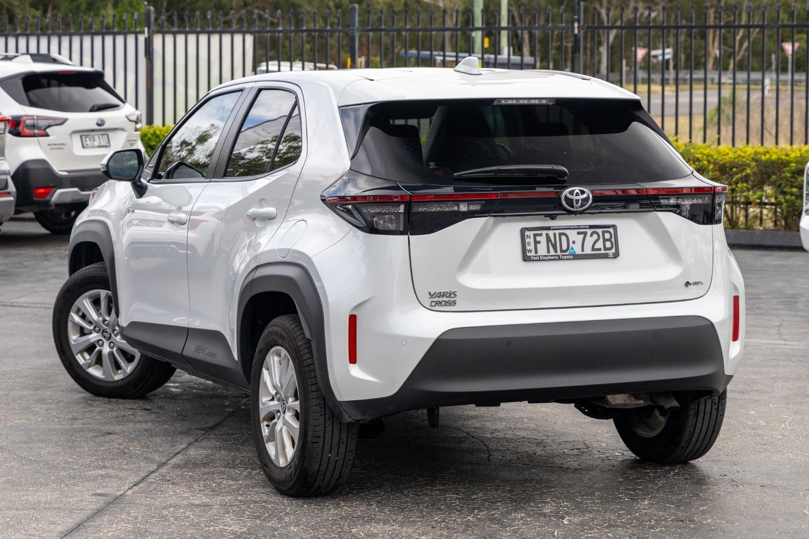 2024 Toyota Yaris Cross GXL in White