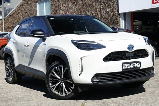 2021 Toyota Yaris Cross Urban in Two Tone White