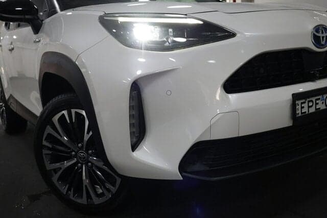 2021 Toyota Yaris Cross Urban in Two Tone White