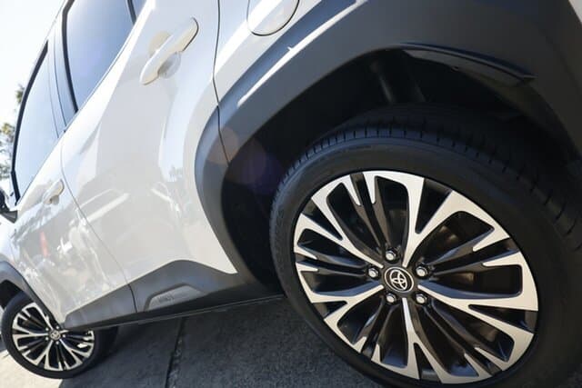 2021 Toyota Yaris Cross Urban in Two Tone White