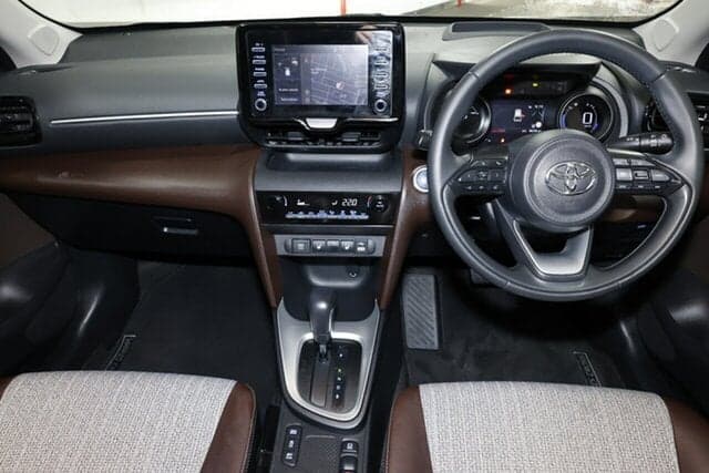 2021 Toyota Yaris Cross Urban in Two Tone White