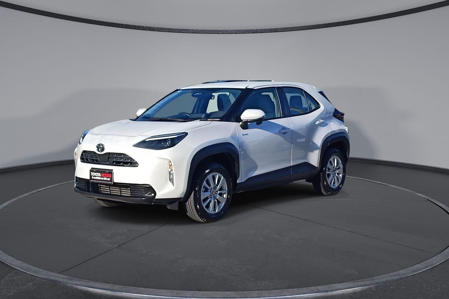 2025 Toyota Yaris Cross GX in White