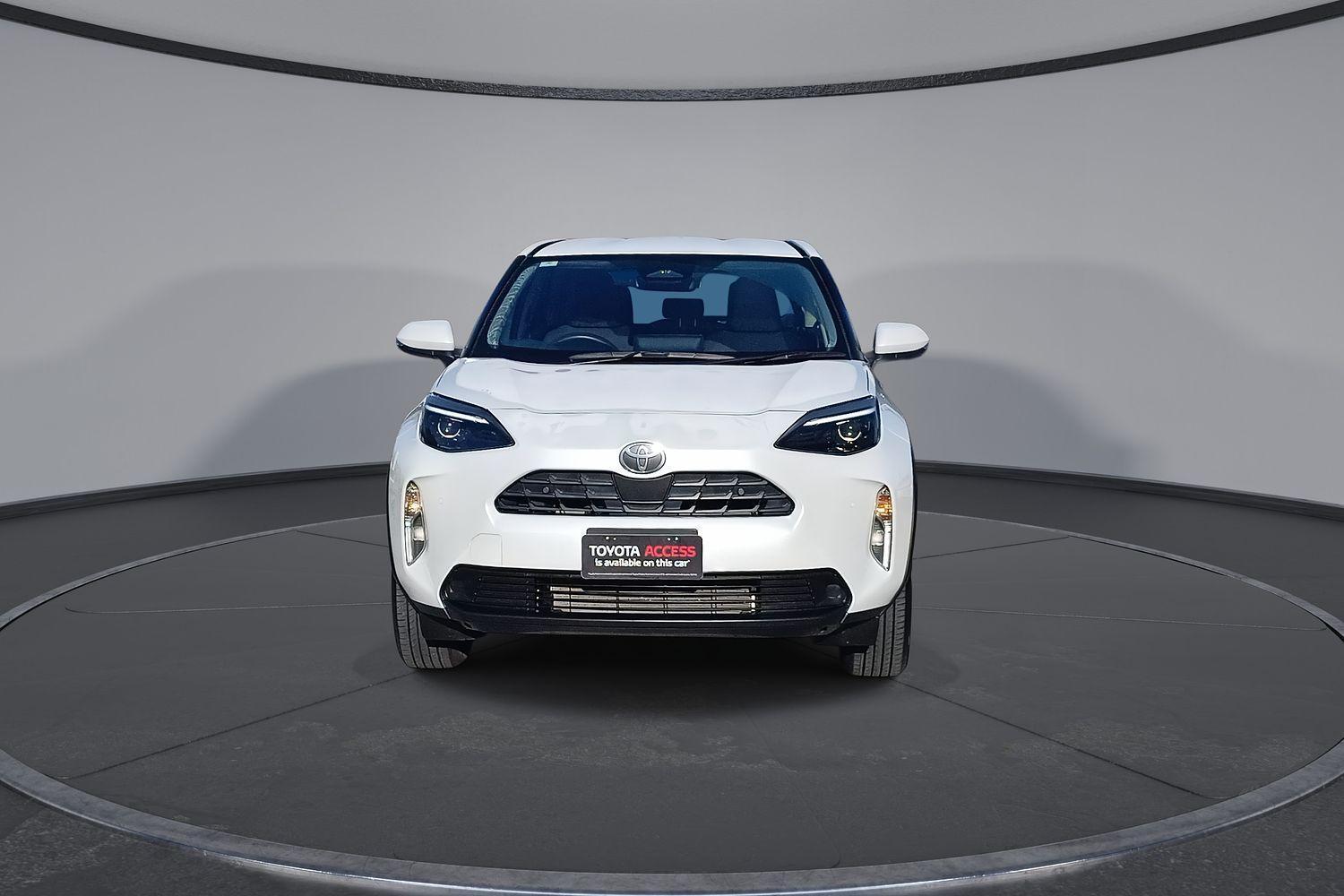 2025 Toyota Yaris Cross GX in White