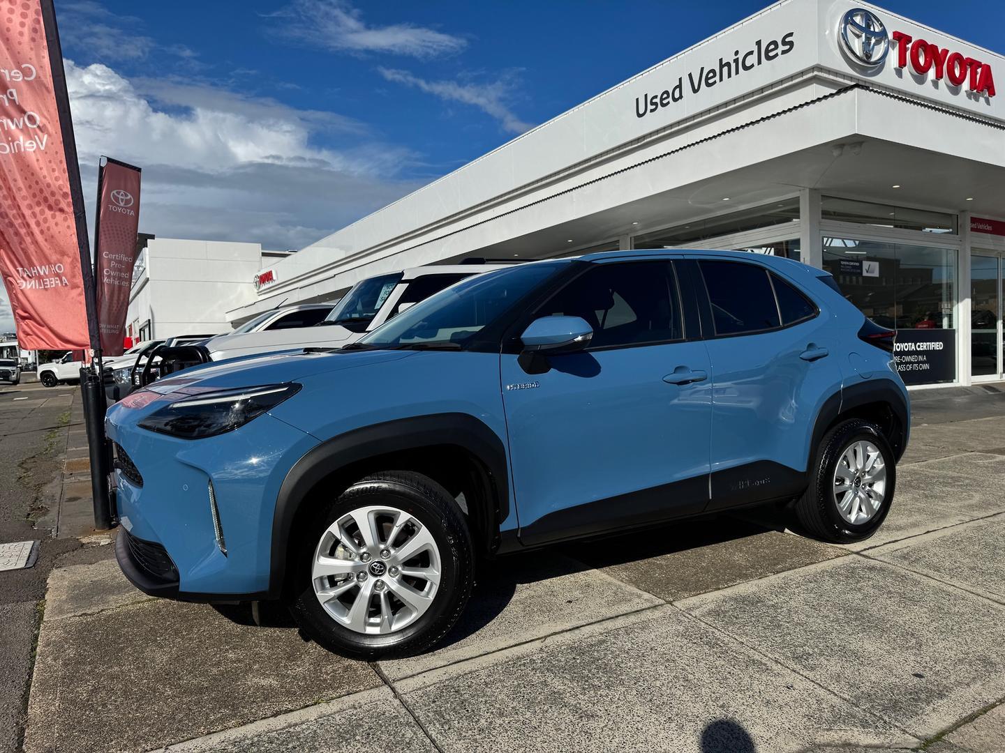 2022 Toyota Yaris Cross GXL in Blue