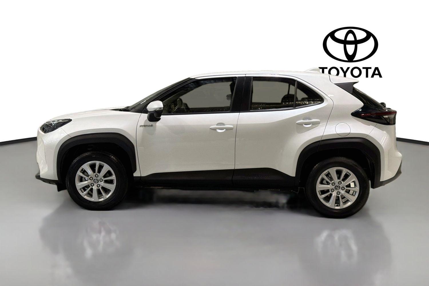 2022 Toyota Yaris Cross GX in White