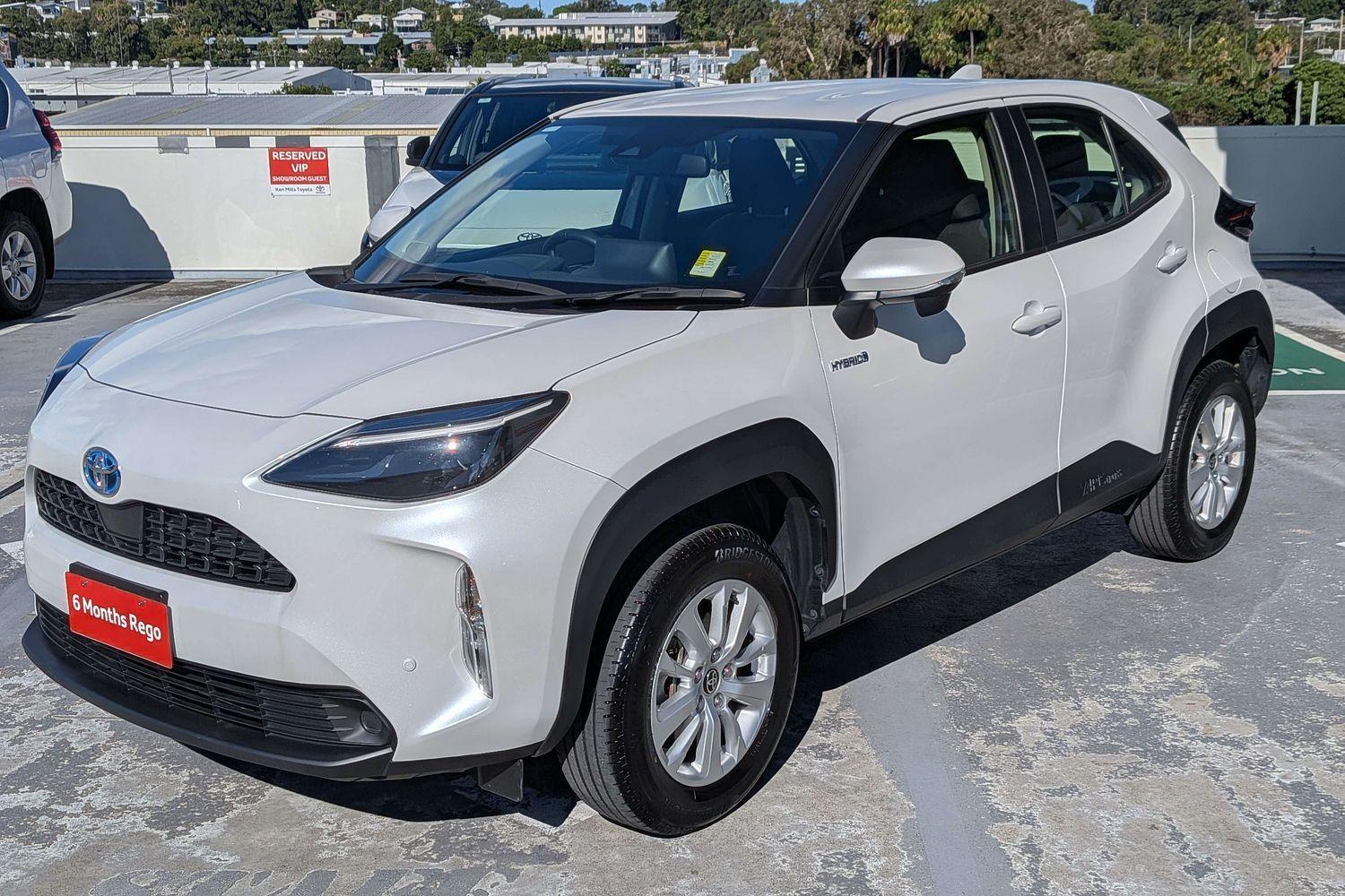 2023 Toyota Yaris Cross GX in White