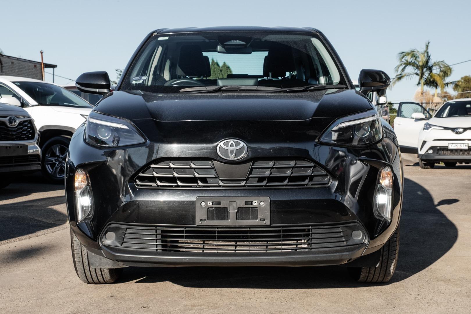 2024 Toyota Yaris Cross GX in Black