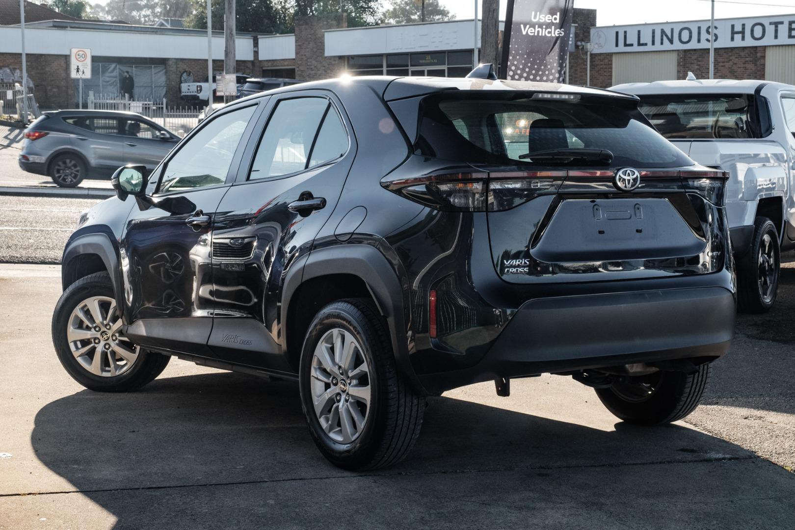 2024 Toyota Yaris Cross GX in Black