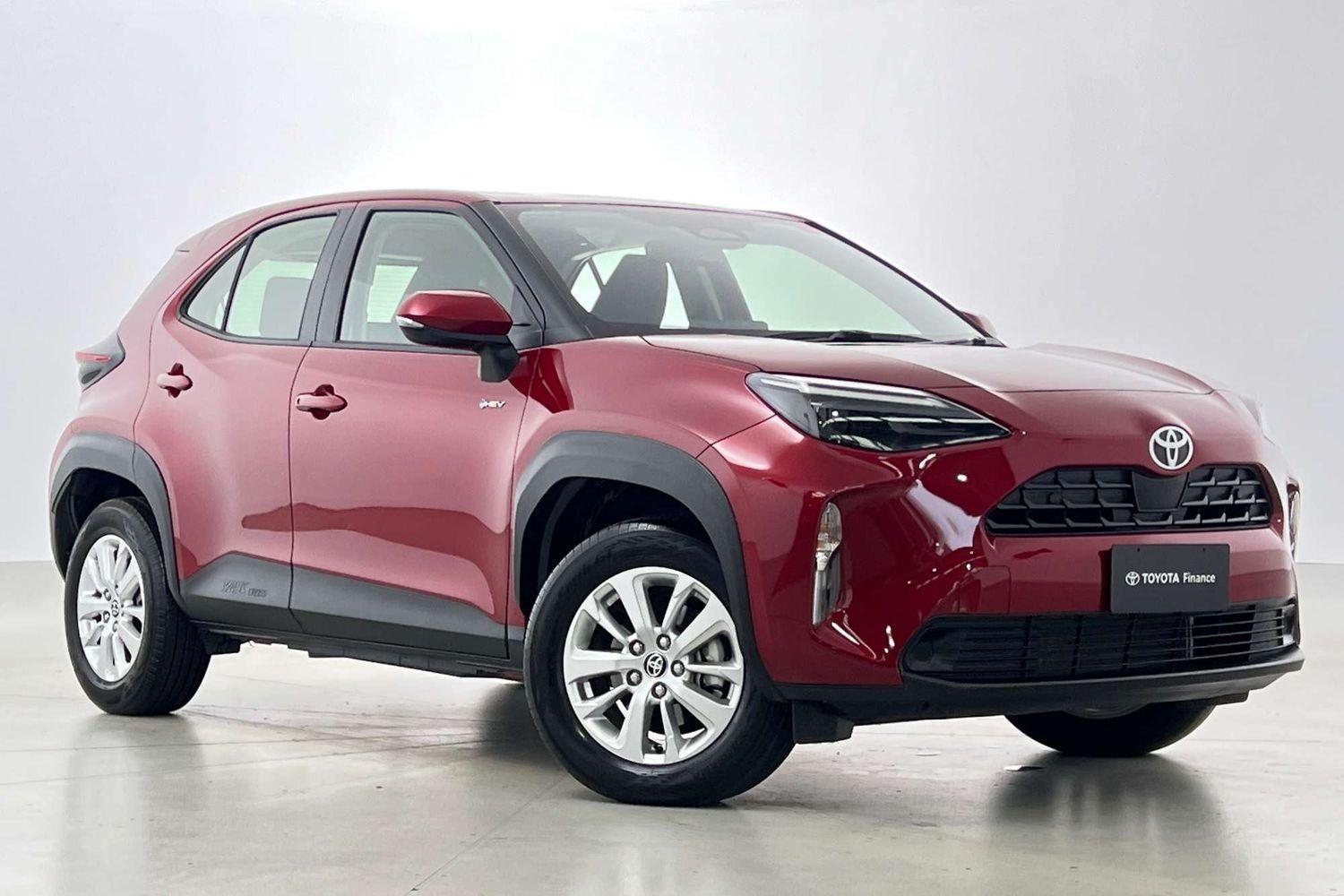 2025 Toyota Yaris Cross GX in Red