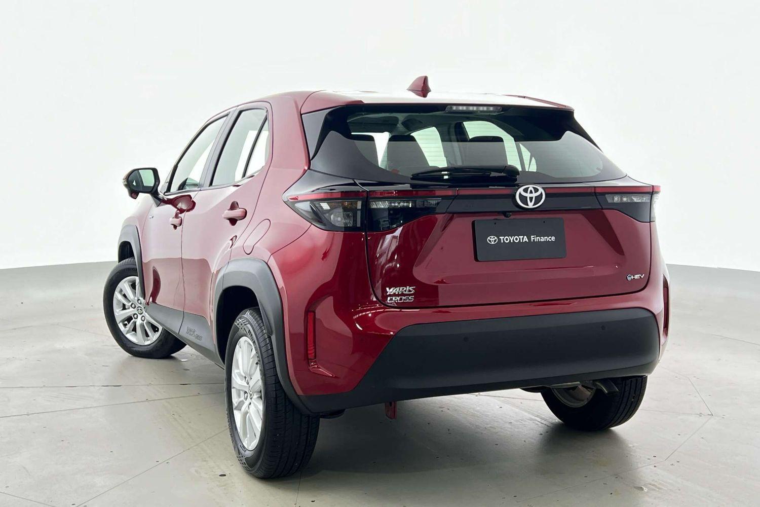 2025 Toyota Yaris Cross GX in Red