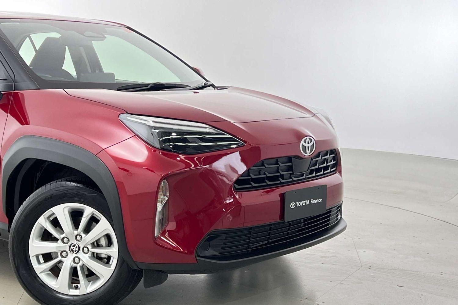 2025 Toyota Yaris Cross GX in Red
