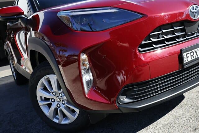 2025 Toyota Yaris Cross GX in Red