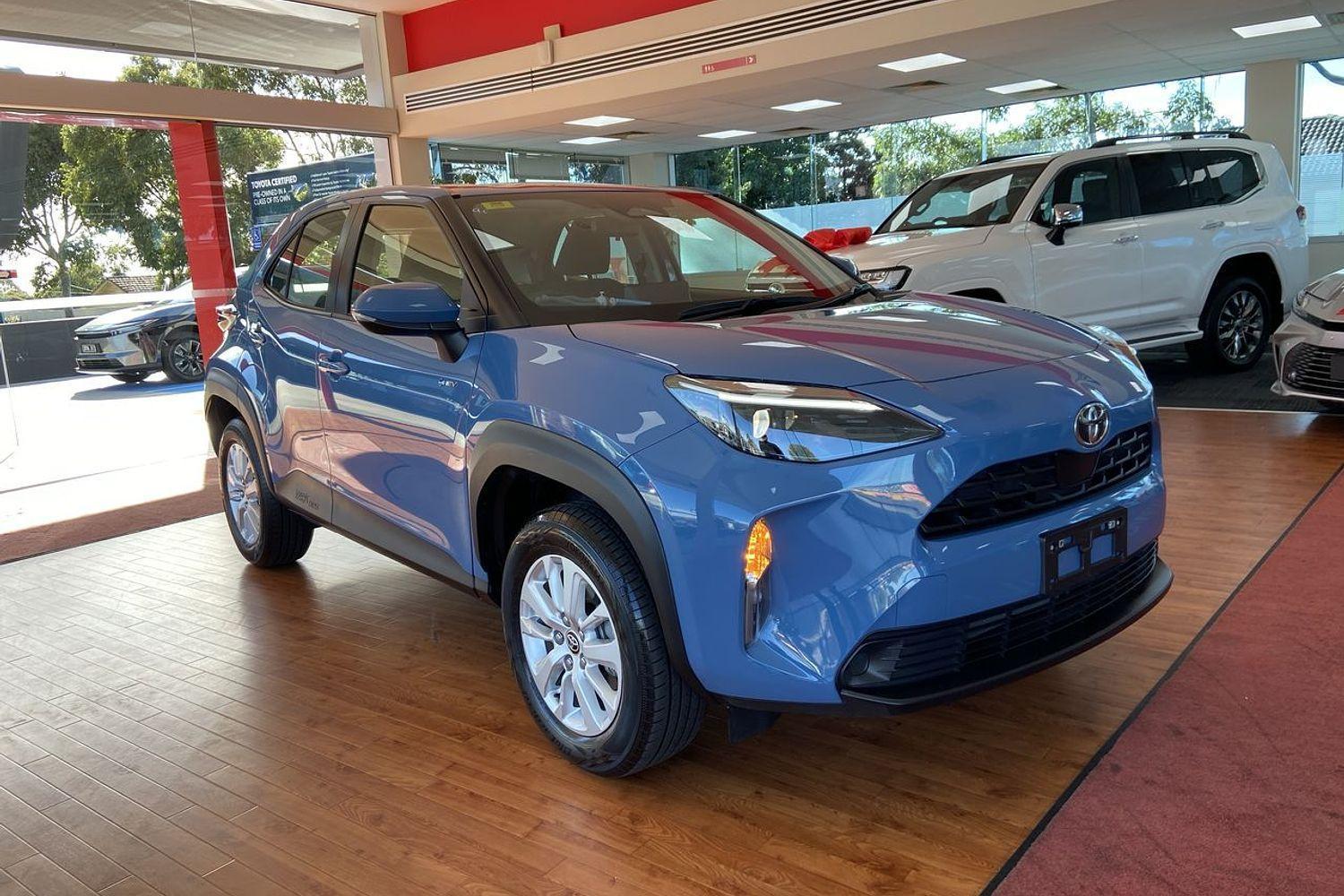2024 Toyota Yaris Cross GX in Blue