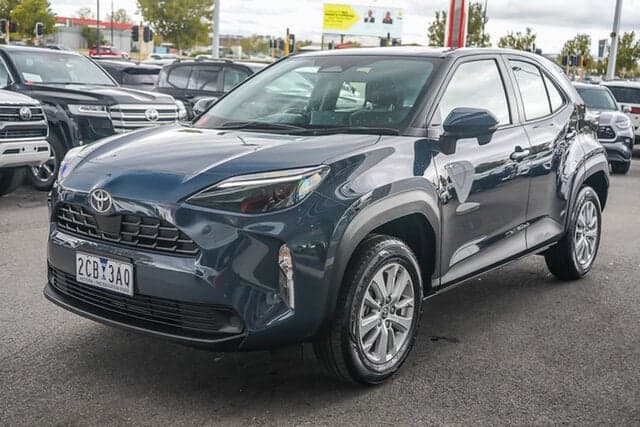 2025 Toyota Yaris Cross GX in Grey